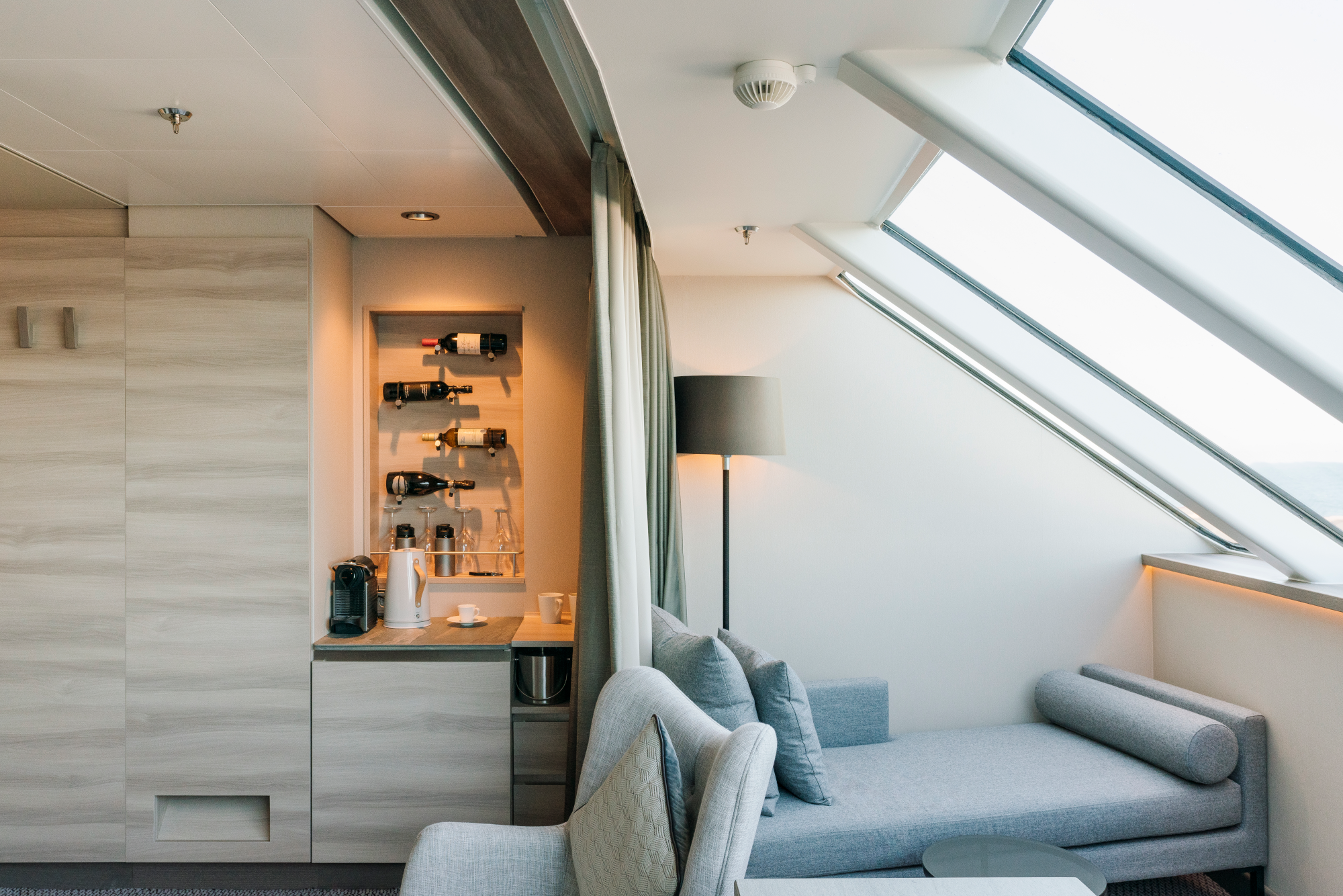 MyCruise Hurtigruten MS-Roald-Amundsen Kahytter Suite MF4